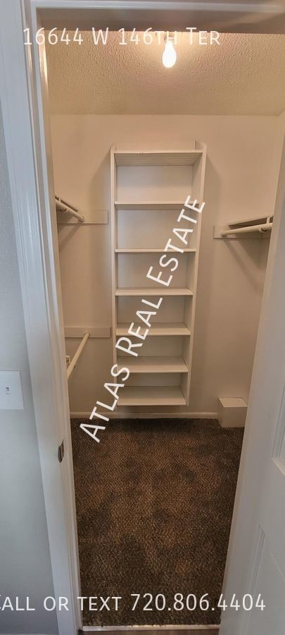 Building Photo - Exceptional home in Havencroft! 1.5 Story ...