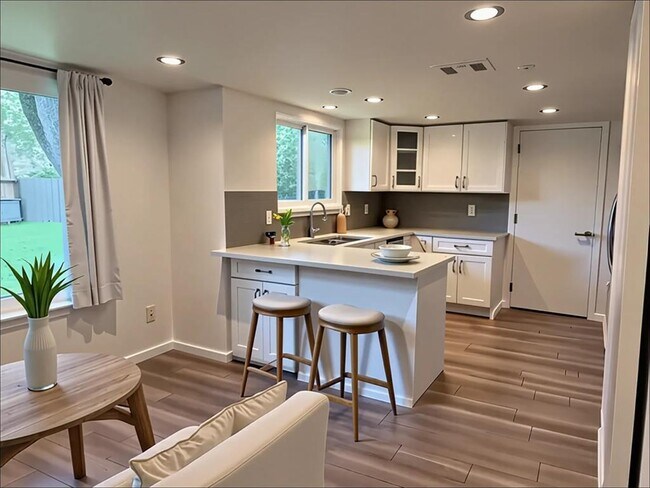 Building Photo - 7002 Crystalbrook Dr