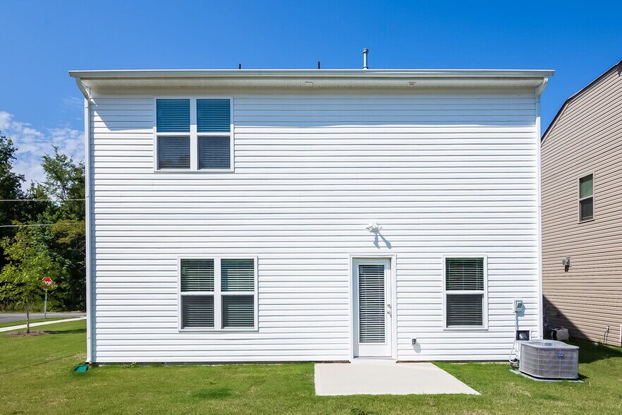 Building Photo - 1325 State Rd 2842