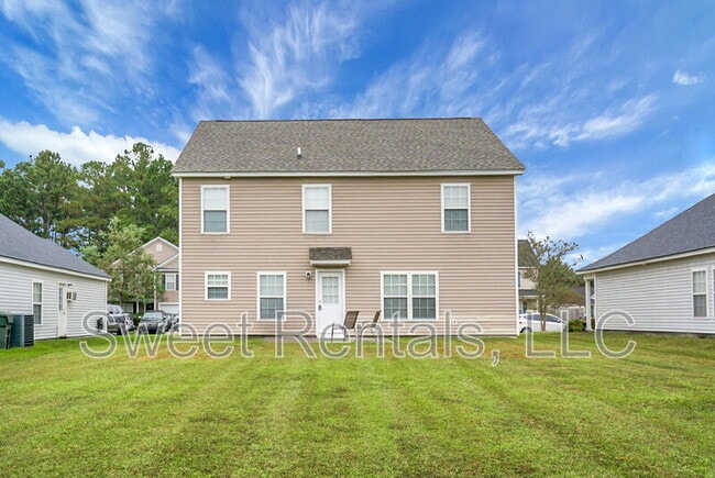 Building Photo - 124 Larkspur Dr