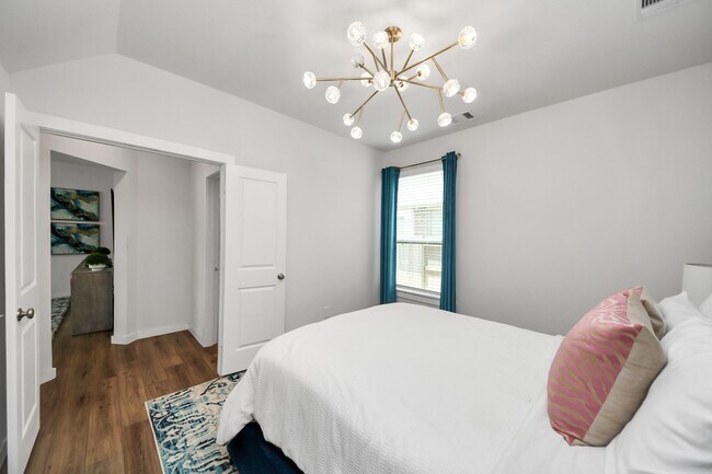 Building Photo - 15734 Autumn Sun Ct