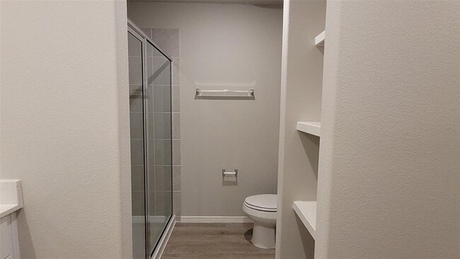 Building Photo - 526 Dalloway St