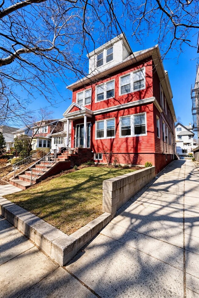 Building Photo - 69 W 39th St