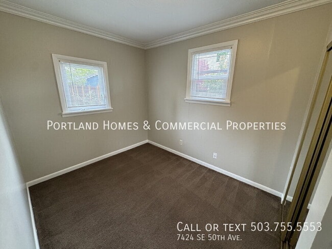 Building Photo - 7424 SE 50th Ave