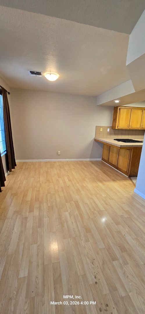 Building Photo - 3 bedroon 2 bath home