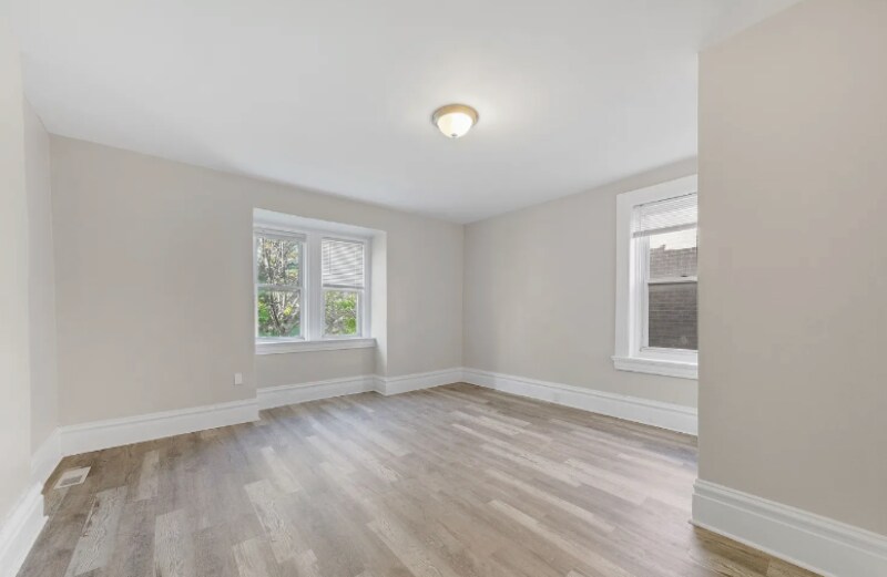 Building Photo - 3325 Itaska St