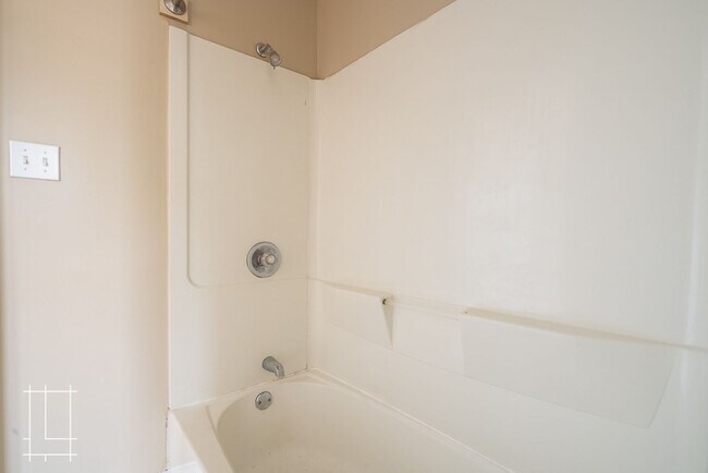 Building Photo - 2487-2491 Summit St.