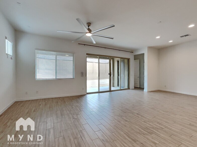 Building Photo - 11866 N 189th Ct