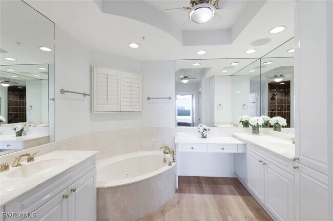 Building Photo - 425 Cove Tower Dr