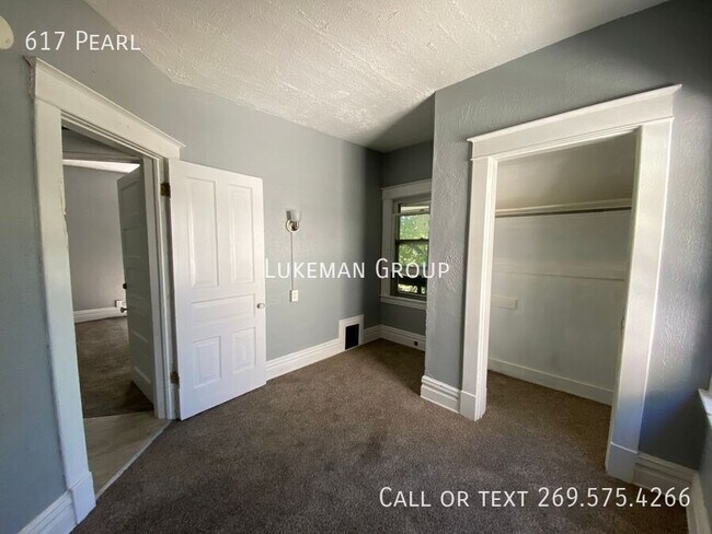 Building Photo - 617 Pearl-