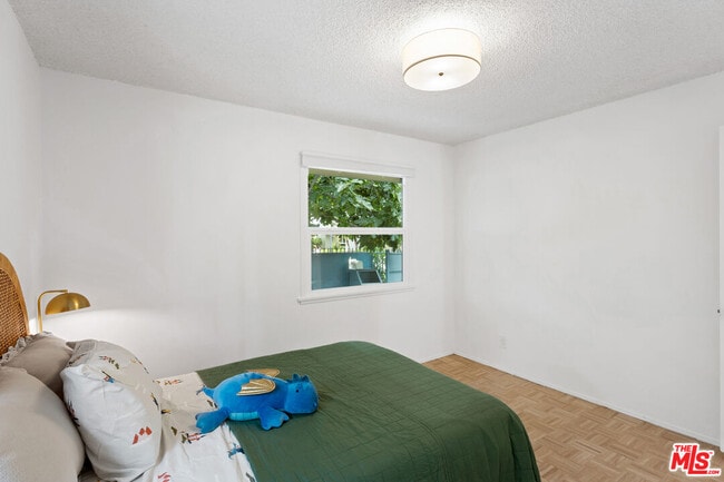 Building Photo - 22736 Cantlay St