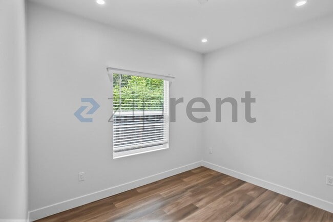 Building Photo - 10112 Westminster Ct