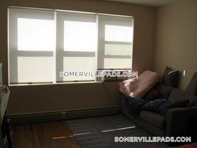 Building Photo - 402 Highland Ave
