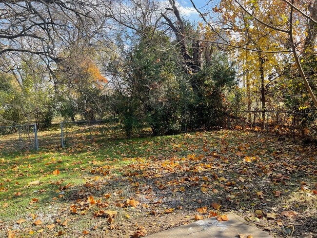 Building Photo - 2 Bedroom 2 Bath