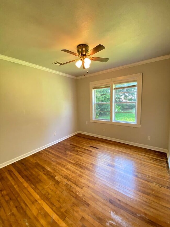 Building Photo - Cute 3 Bed 1 Bath Near Tinker AFB