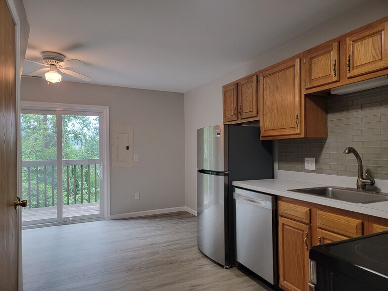 Building Photo - 15 Westpointe Dr