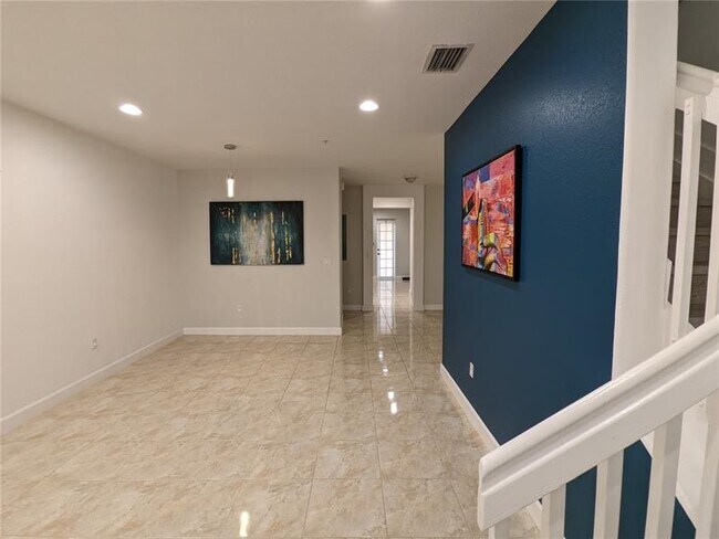 Building Photo - 476 SW 147th Ave