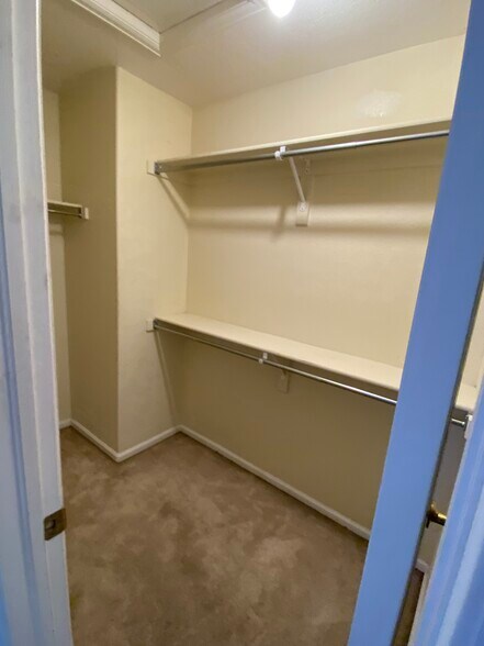 Building Photo - 3282 Billington Dr