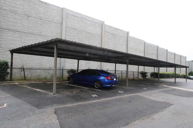 Building Photo - 346 Carpenter Dr NE
