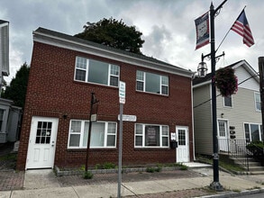 Building Photo - 70 Gleneida Ave