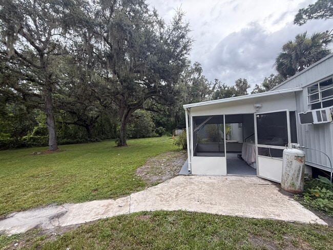 Building Photo - 16425 Sunflower Trail