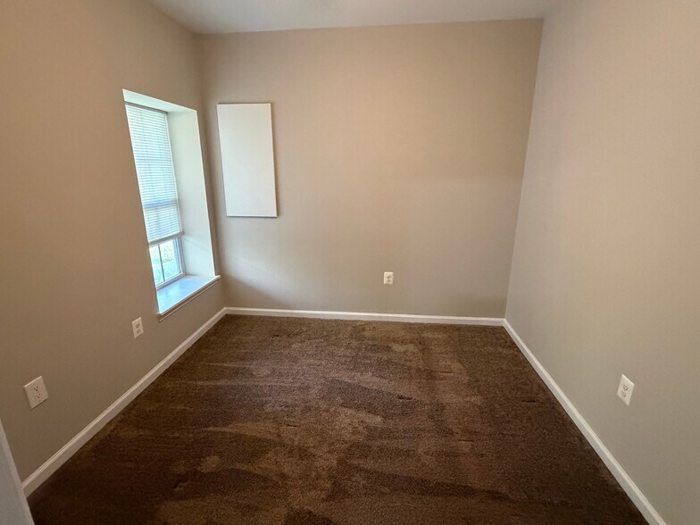 Building Photo - 23432 Aster Way