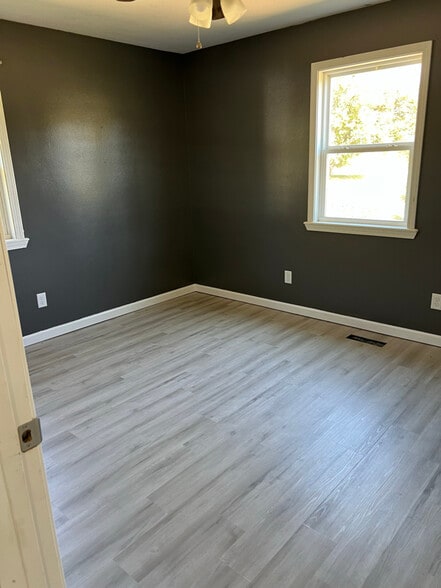 Building Photo - 171 Miller Ln