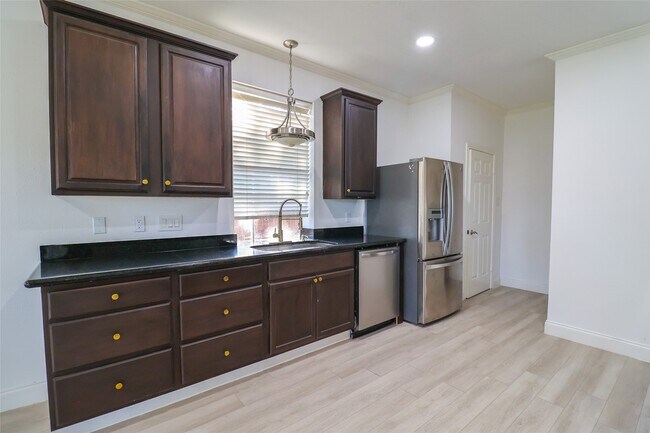 Building Photo - 14311 Ragus Lake Dr