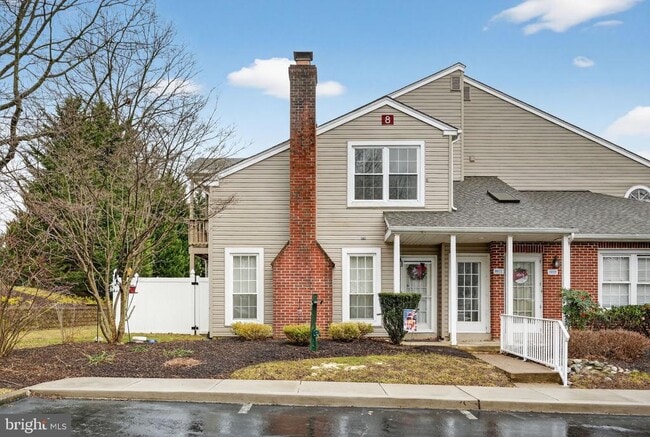 Building Photo - 8022 Beacon Hill Dr