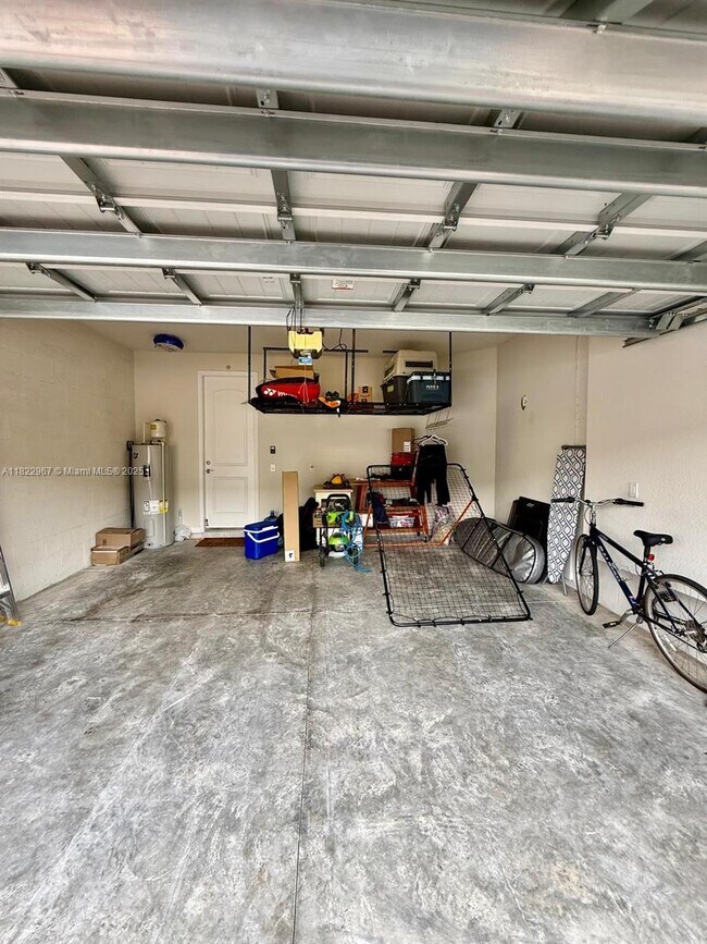 Building Photo - 8296 Cadre Noir Rd