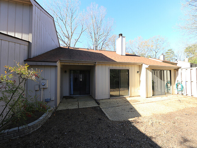 Building Photo - 3 Bedroom, One Level Townhome in North Bend!