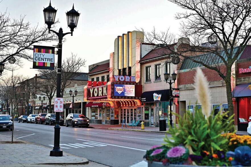 Building Photo - 256 N Addison Ave
