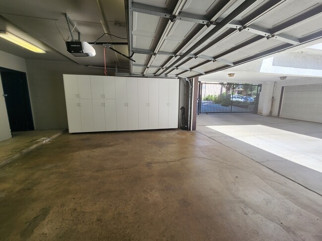 Building Photo - 1502 Rock Glen Ave