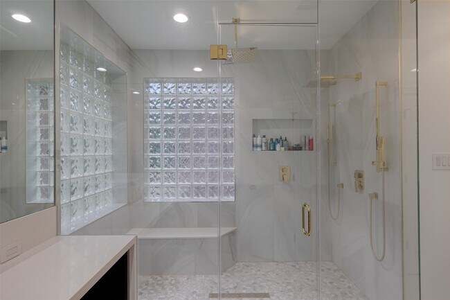 Building Photo - 11492 Majestic Dr