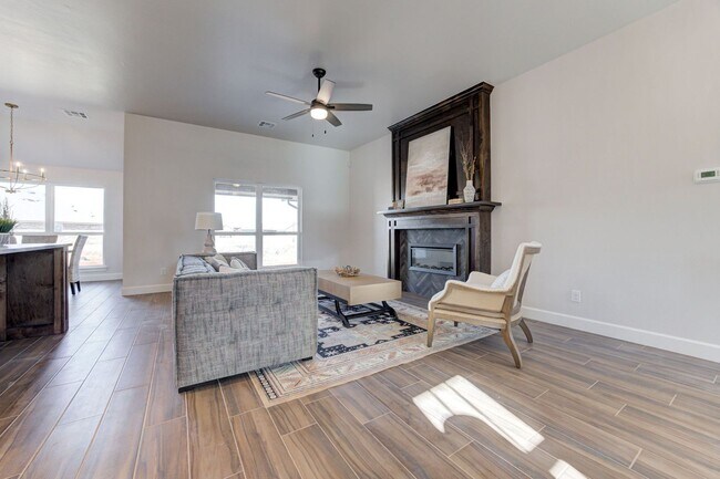 Building Photo - Newer home Available Noble OK