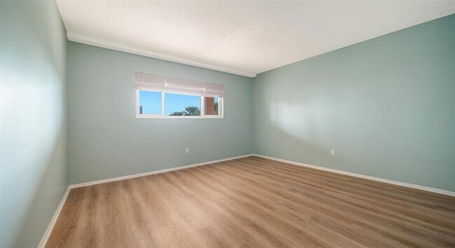 Building Photo - 301 S Gulfstream Ave