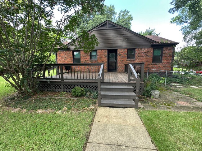Building Photo - 3922 Brennan Dr