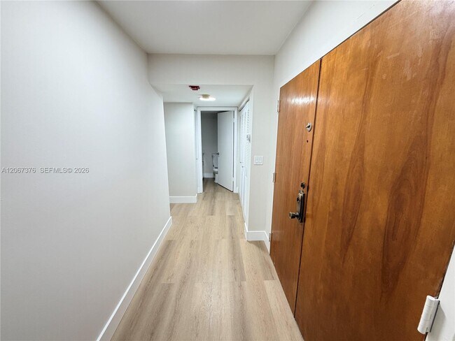 Building Photo - 5900 SW 127th Ave