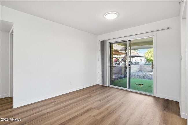 Building Photo - 6408 E Butte St