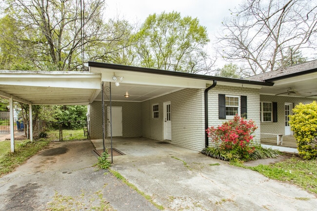Building Photo - 255 Sunset Dr