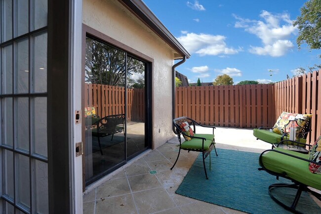 Building Photo - 4143 Palm Bay Cir