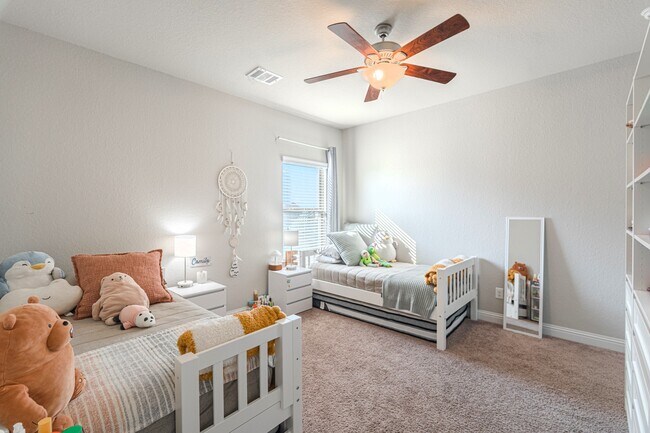 Building Photo - 25403 Angelwood Springs Ln