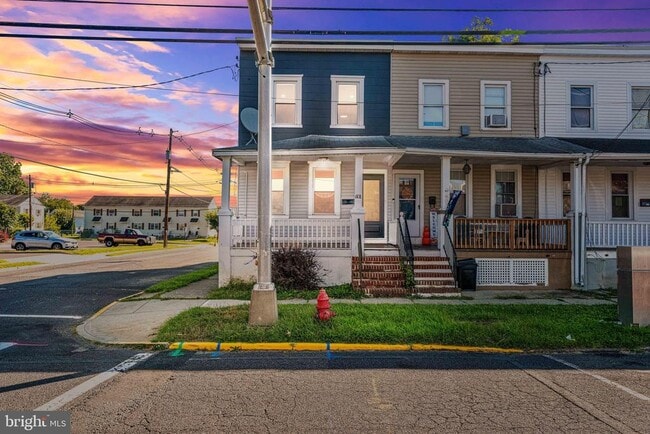 Building Photo - 601 High St