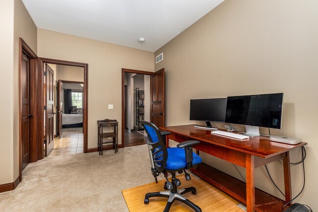Building Photo - 1762 Creek Wood Dr