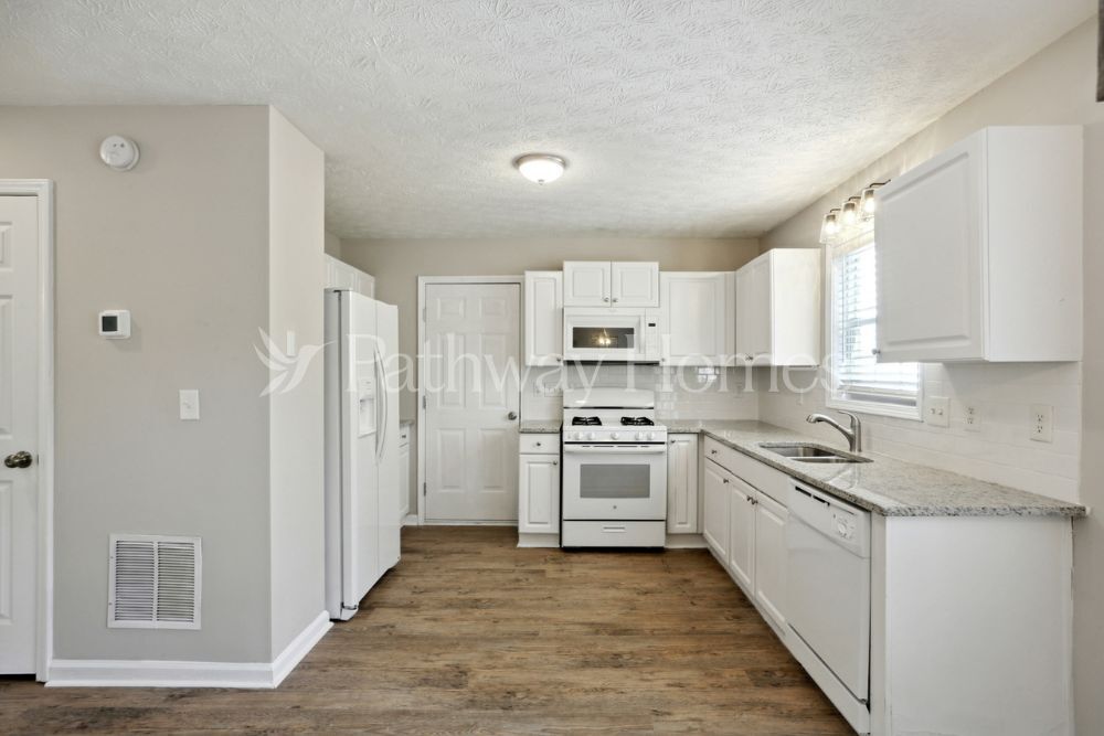 Building Photo - 62 Nellie Brook Dr SW