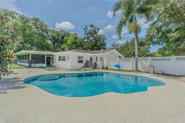 Building Photo - 863 Bay Breeze Terrace
