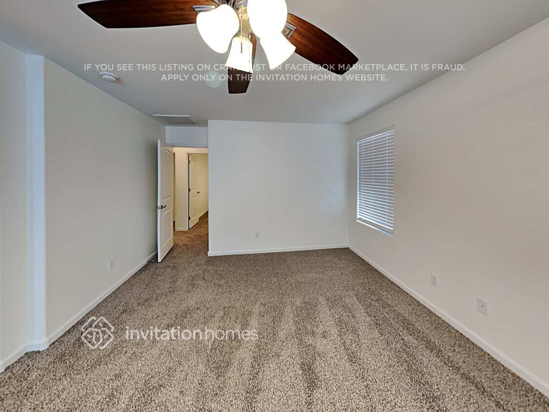 Building Photo - 1373 S Ponderosa Dr