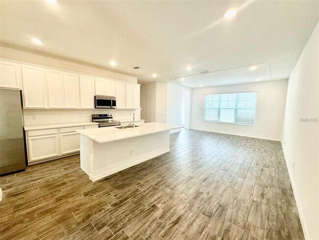 Building Photo - 7019 Twilight Bay Dr