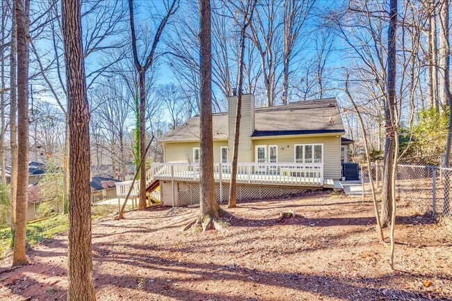 Building Photo - River Hills: 3 BR with 2 Full & 2 Half Baths