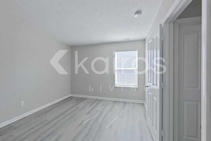 Building Photo - 10303 Deercrest Ln